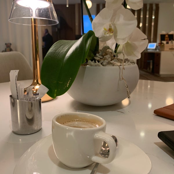 Foto diambil di Hôtel Gray d&#39;Albion oleh Yousef A pada 8/8/2019