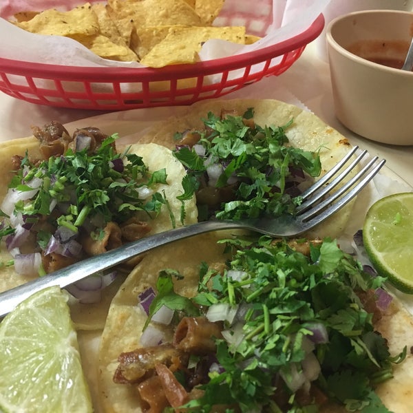 Los Burritos Tapatios 18 tips