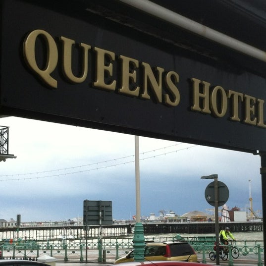 Photo prise au Queens Hotel par Peter B. le11/1/2012