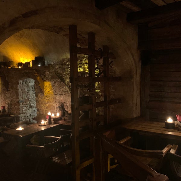 Foto scattata a Rozengrāls | Authentic Medieval Restaurant da Iryna il 10/29/2019