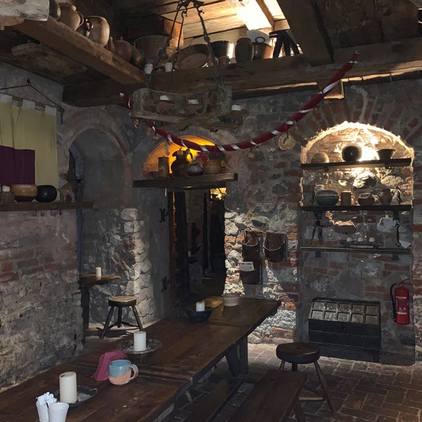 Foto scattata a Rozengrāls | Authentic Medieval Restaurant da Iryna il 10/29/2019