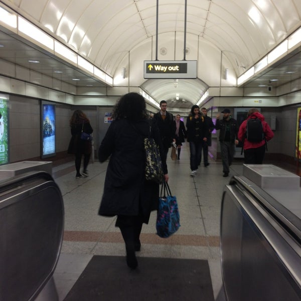 Ангел в метро