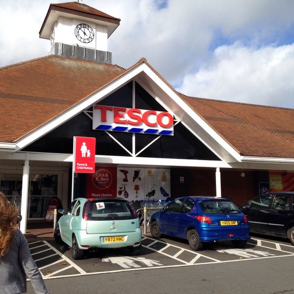 Tesco - Supermarket in Feltham
