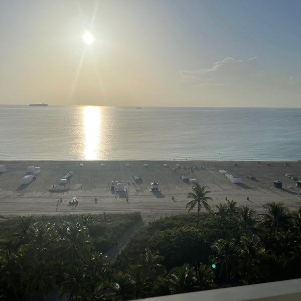 Снимок сделан в Loews Miami Beach Hotel пользователем Jonathan R. 9/10/2021
