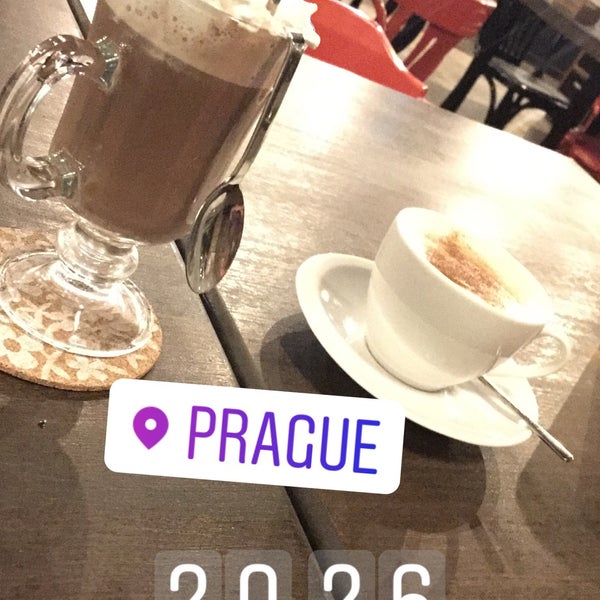 10/9/2018 tarihinde Ayberk S.ziyaretçi tarafından Prague Cafe Bistro'de çekilen fotoğraf