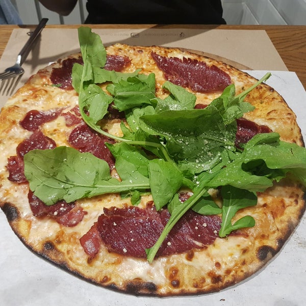 Photo prise au Pizza Locale par Egemen le10/29/2019