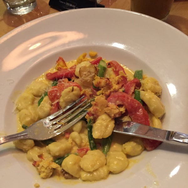 Just be cafeful with the appetizers because they are really big (at least the Lobster Gnocchi is).