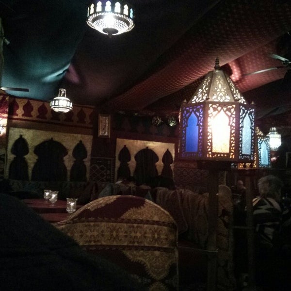 Foto tomada en Imperial Fez Mediterranean Restaurant And Lounge  por Vishi G. el 3/4/2013