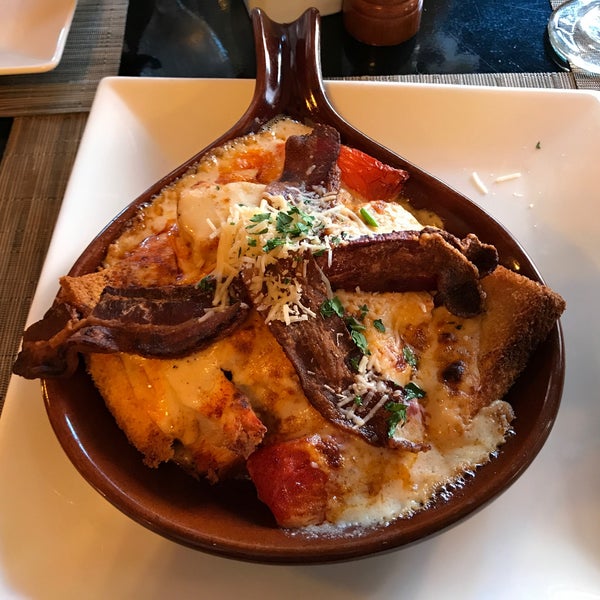 The Hot Brown is everything it's hyped up to be. So good!