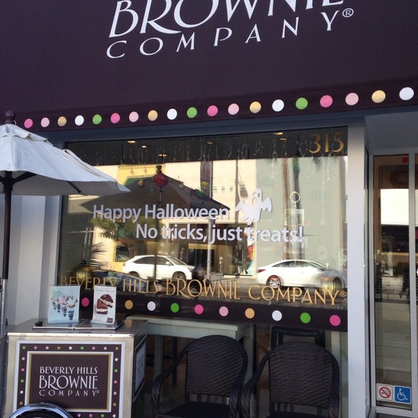 10/22/2014 tarihinde Leo P.ziyaretçi tarafından Beverly Hills Brownie Company'de çekilen fotoğraf