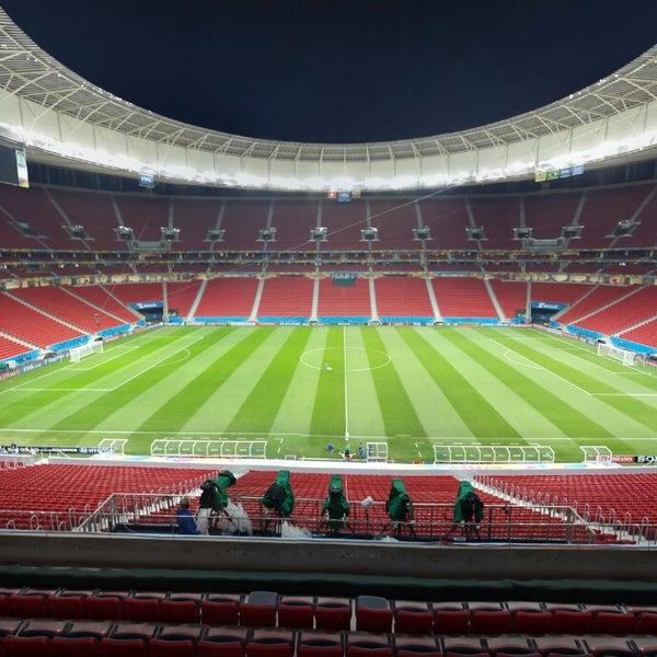 รูปภาพถ่ายที่ Estádio Nacional de Brasília Mané Garrincha โดย Matheus V. เมื่อ 6/14/2014