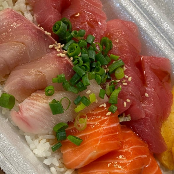 Maguro Brothers Japanese Restaurant in Honolulu