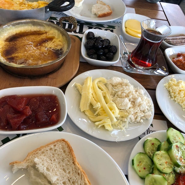 2/24/2018 tarihinde Namık Y.ziyaretçi tarafından Serpmeköy Trabzon Köy Kahvaltısı'de çekilen fotoğraf