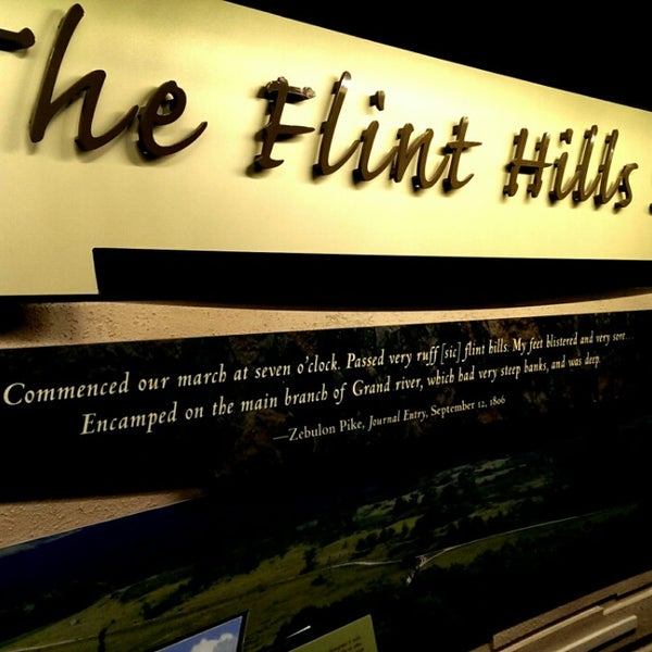 4/15/2014 tarihinde Sheila S.ziyaretçi tarafından Flint Hills Discovery Center'de çekilen fotoğraf