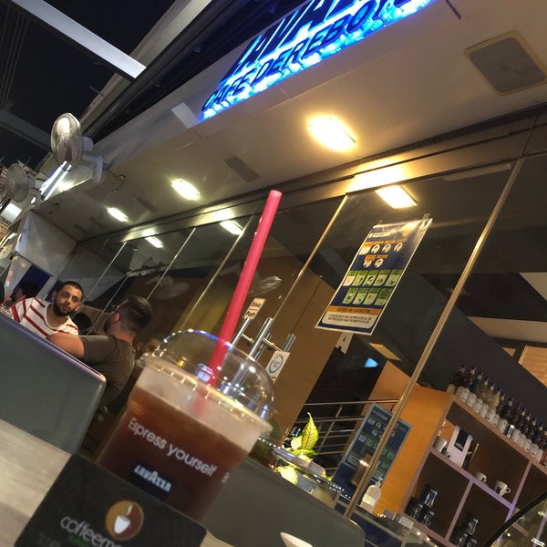 Foto tirada no(a) Lavazza Cafe por BÖRTEÇİNE . em 7/29/2020