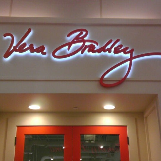 Vera Bradley Factory Outlet 2700 Potomac Mills Cir, Suite 832