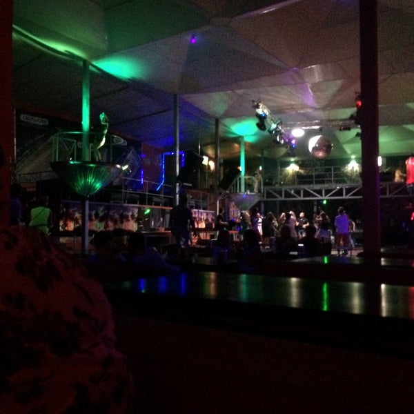 Ночной клуб холл гурзуфский. Гурзуф ночные клубы. Ресторан коктейль холл гурзуф. Клуб коктейль холл в гурзуфе. Коктейль холл гурзуф.