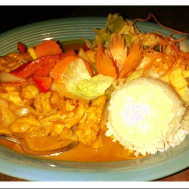 Foto scattata a Montien Boston - Thai Restaurant da Pamela il 3/30/2013