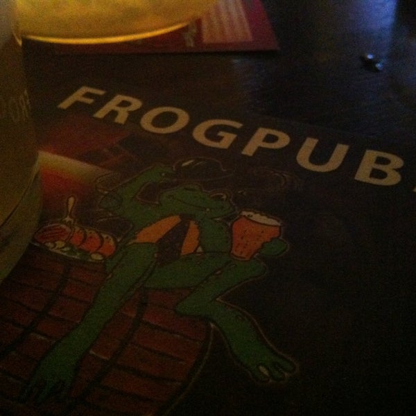 Photo taken at The Frog &amp; Rosbif by Amit A. on 2/3/2013