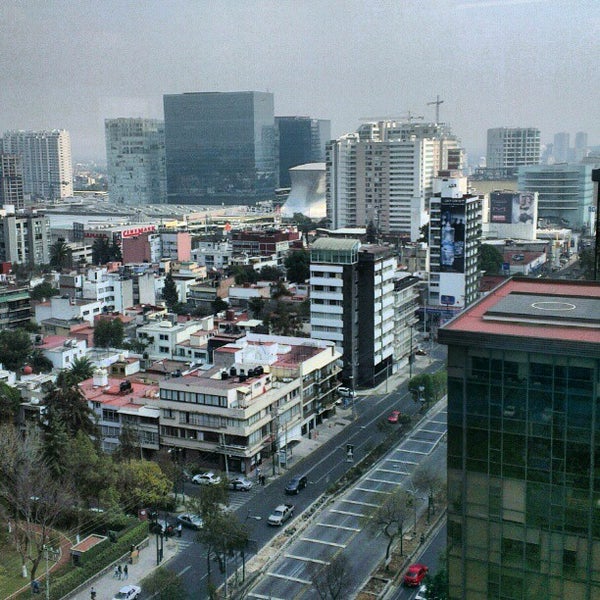 1/23/2013 tarihinde Pirochoziyaretçi tarafından Facebook Mexico HQ'de çekilen fotoğraf