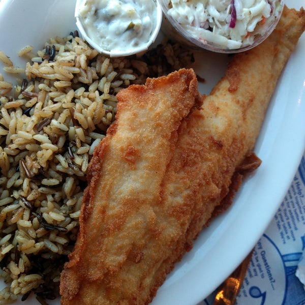 Lenny & Joe's Fish Tale Seafood Restaurant in New Haven