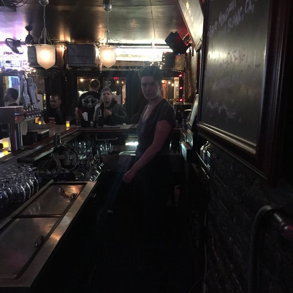 3/25/2017에 Leyla L.님이 Mama&#39;s Bar에서 찍은 사진