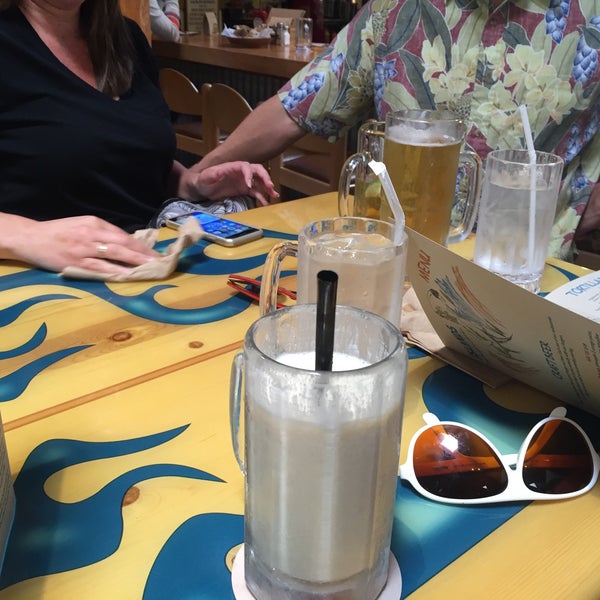 4/29/2016 tarihinde Leyla L.ziyaretçi tarafından Islands Restaurant'de çekilen fotoğraf