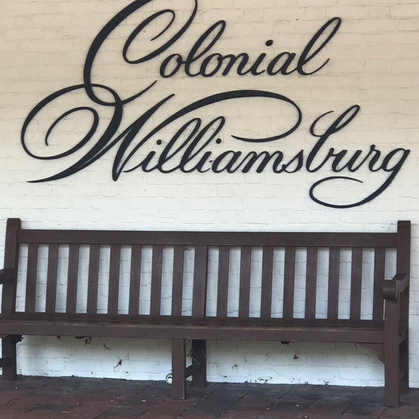 Снимок сделан в Colonial Williamsburg Regional Visitor Center пользователем Scott S. 10/26/2019