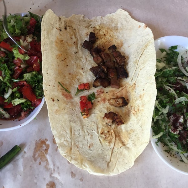 Photo prise au Mehmet Usta Kebap ve Ciğer Salonu par Kadir le10/7/2019