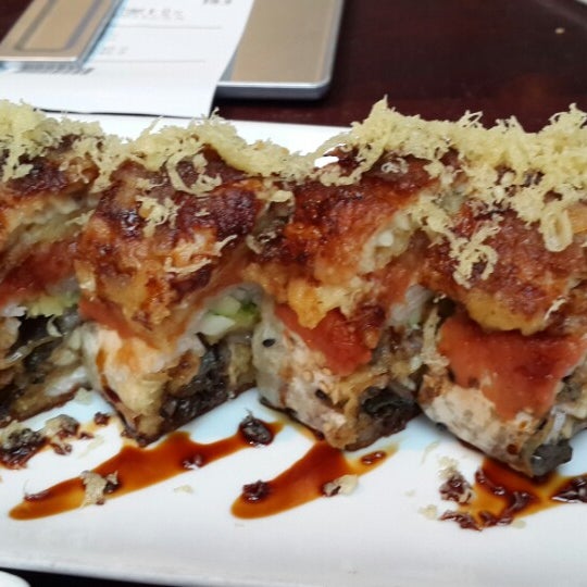 Снимок сделан в Fusion Sushi пользователем George K. 8/20/2014