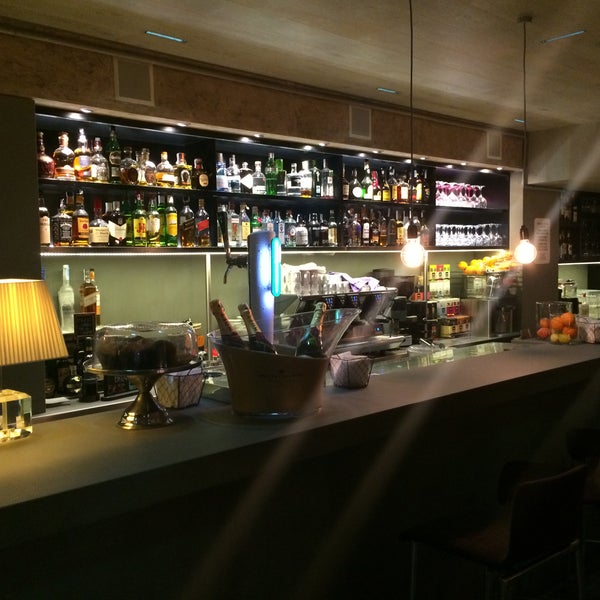 Foto scattata a NOGG Restaurant &amp; Drinks da NOGG Restaurant &amp; Drinks il 1/6/2015