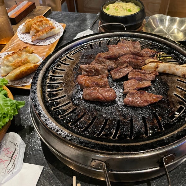 Foto tomada en miss KOREA BBQ  por Cat C. el 8/30/2023
