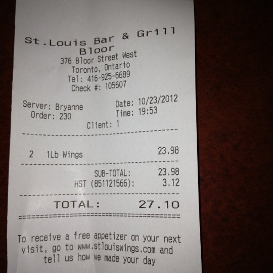 Foto diambil di St. Louis Bar and Grill oleh Leonardo C. pada 10/23/2012