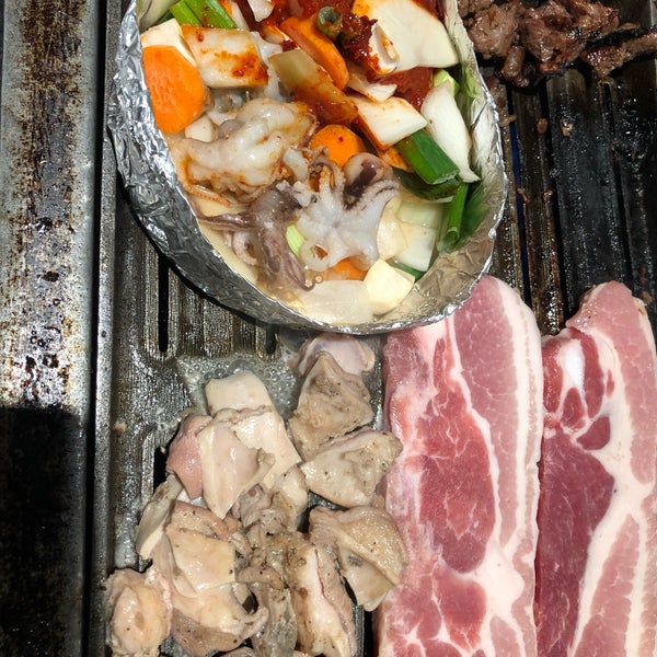 Foto tirada no(a) O Dae San Korean BBQ por David P. em 1/28/2018
