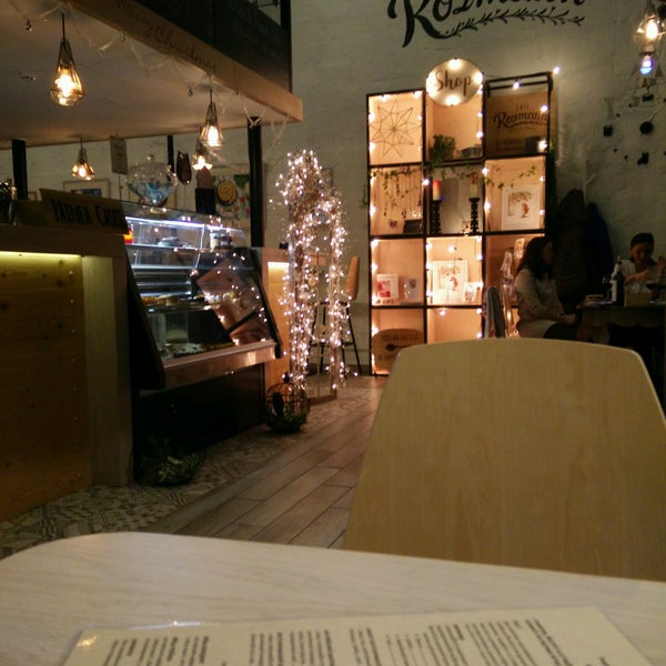 12/14/2016 tarihinde Andrei T.ziyaretçi tarafından Rozmarin Café'de çekilen fotoğraf