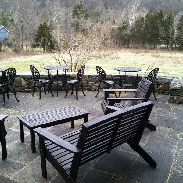 Photo taken at The Inn at Sugar Hollow Farm by Tim C. on 4/21/2013