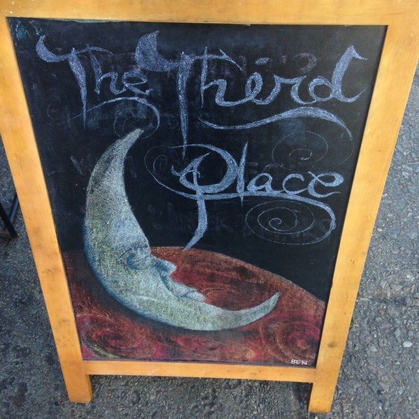 Foto scattata a The Third Place Coffeehouse da Elizabeth O. il 12/13/2013