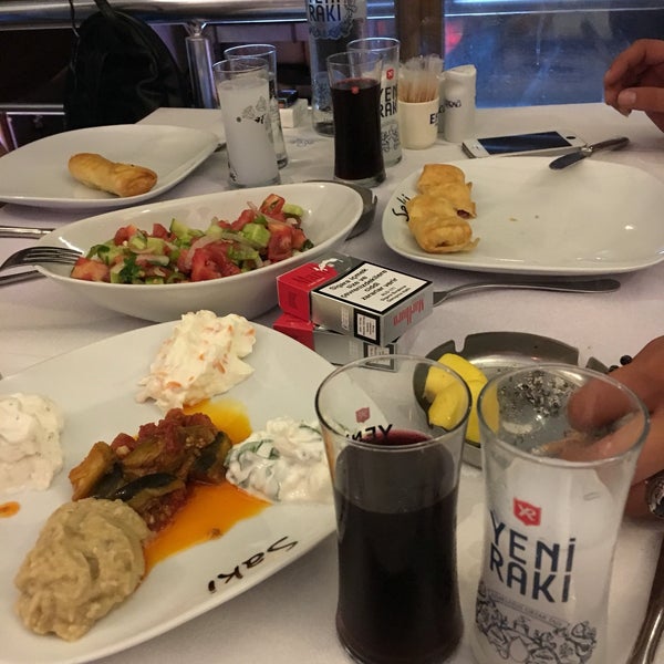Foto scattata a Saki Restaurant &amp; Pub da savaş s. il 8/30/2016