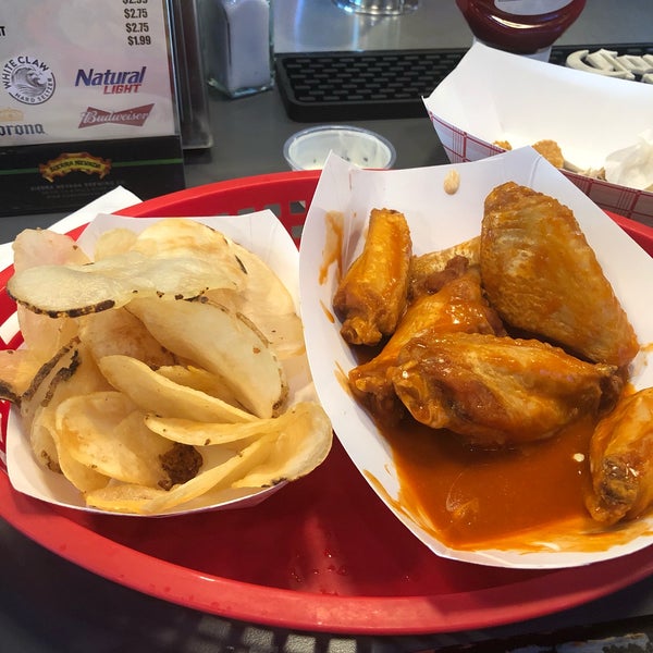 Photo taken at Wings To Go - Burlington by Mac H. on 7/26/2019