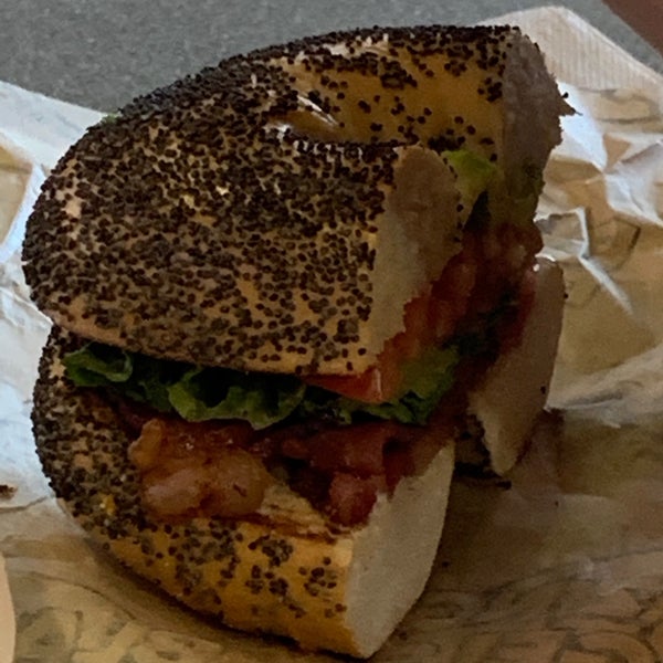 Photo taken at Blazing Bagels by Muse4Fun on 11/6/2019