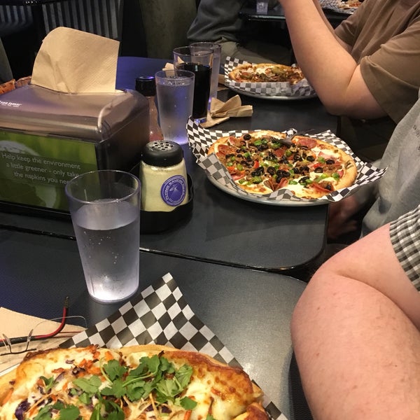 Photo taken at Flying Saucer Pizza by Muse4Fun on 1/25/2018