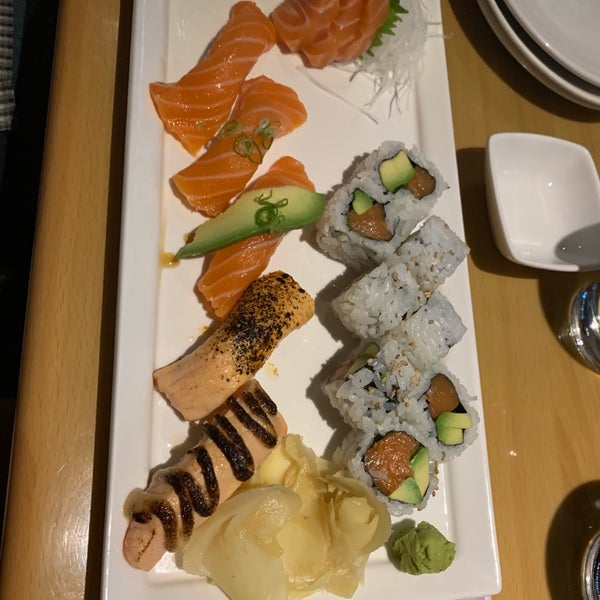 Foto tirada no(a) Oto Sushi Redmond por Muse4Fun em 8/27/2019