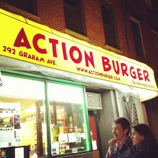 รูปภาพถ่ายที่ Action Burger โดย Adjua G. เมื่อ 5/14/2013