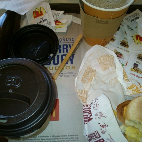 Photo taken at McDonald&#39;s by Andres G. on 12/13/2012