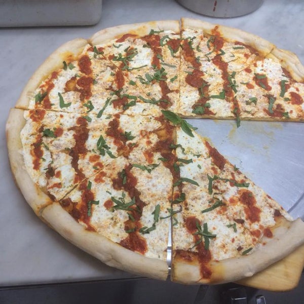 Kingston Pizza Pizzeria in Brooklyn