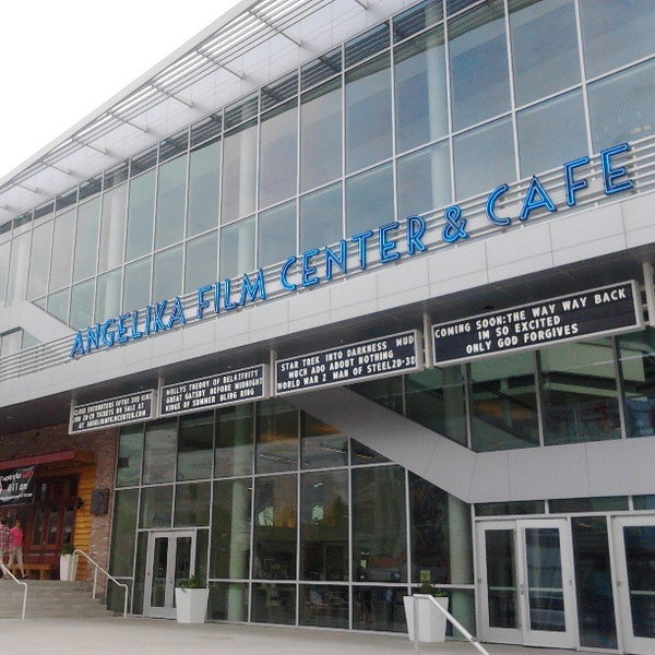 6/26/2013 tarihinde Michael P.ziyaretçi tarafından Angelika Film Center at Mosaic'de çekilen fotoğraf