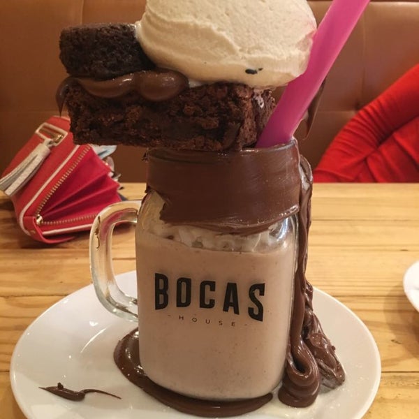 For those who love a good plate and for those who is crazy for a huge milkshake !