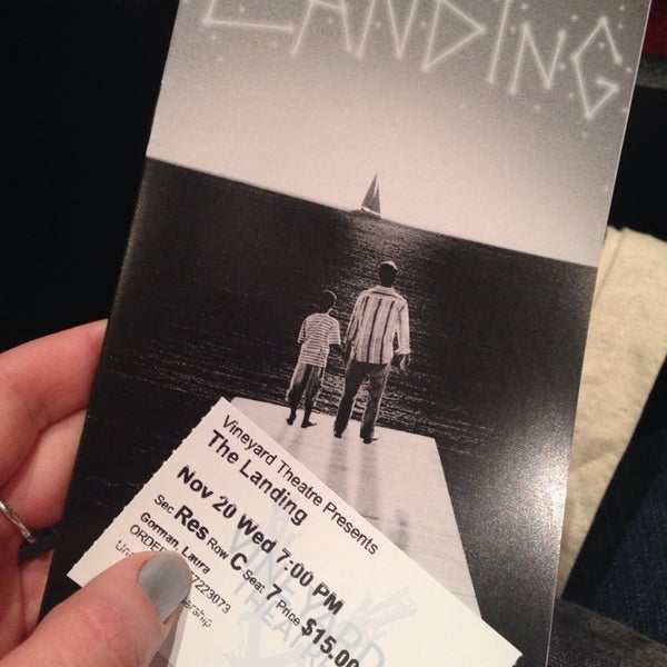 11/21/2013にLaura G.がVineyard Theatreで撮った写真