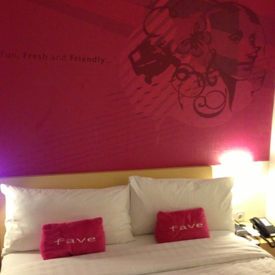 Foto diambil di Liberta Hotel Kemang (formerly favehotel Kemang) oleh เจมส์ ส. pada 11/27/2012