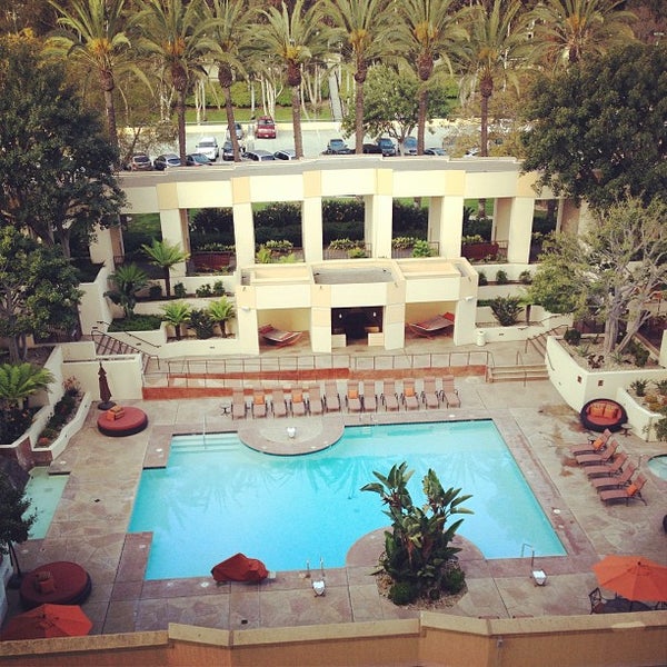 รูปภาพถ่ายที่ San Diego Marriott Mission Valley โดย Liz L. เมื่อ 4/12/2013
